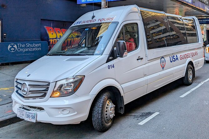New York City Holiday Lights Tour - What the guides add to the ride