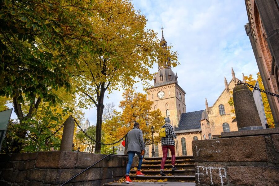 Oslo: Historic Myths & Legends Evening Walking Tour - Winter cold, summer light, and what to wear