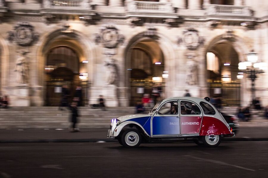 Paris: Discover Paris by Night in a Vintage Car with a Local - Local guides make the biggest difference