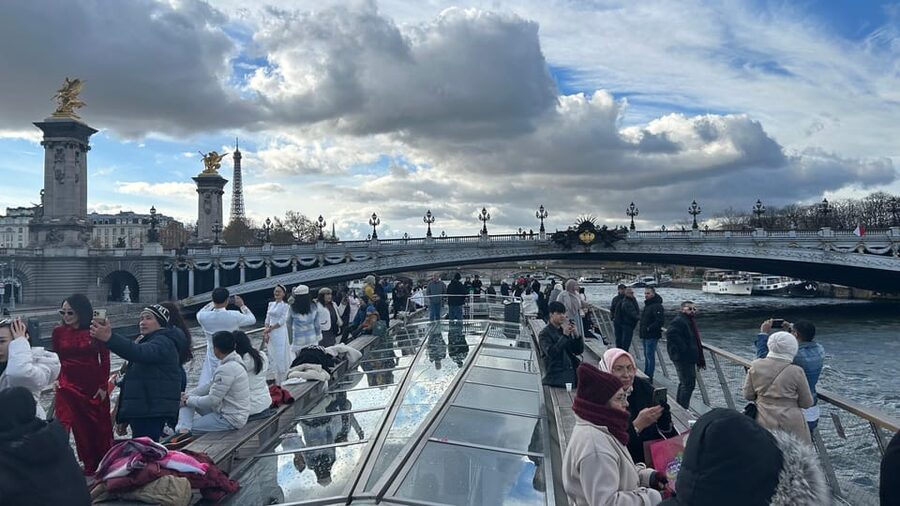 Paris: Illuminations River Cruise with Audio Commentary - How much value do you get for $20?