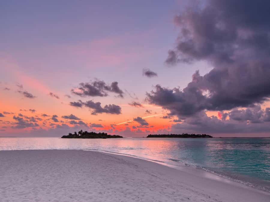 Phi Phi & 4 Islands Sunset tour + Bioluminescent Planktons - Why this tour is different from a standard island day