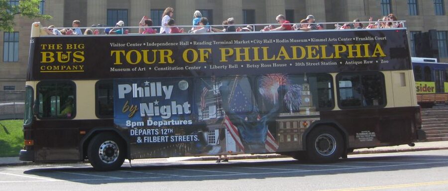Philadelphia By Night Tour - What happens at the 12th and Filbert meeting point