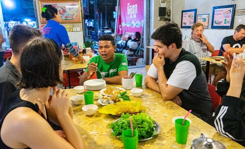 Phnom Penh: Evening Food Tour with Drinks & Tuk Tuk Included - Four hours of Phnom Penh food and street life