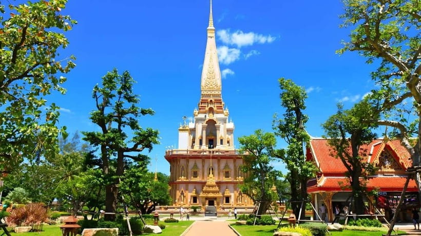 Phuket: Full Day City Tour with Night Market - Phuket Old Town gives you room to wander