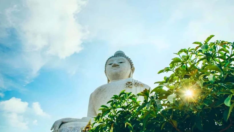 Phuket: Full Day City Tour with Night Market - The guides are a major part of the value
