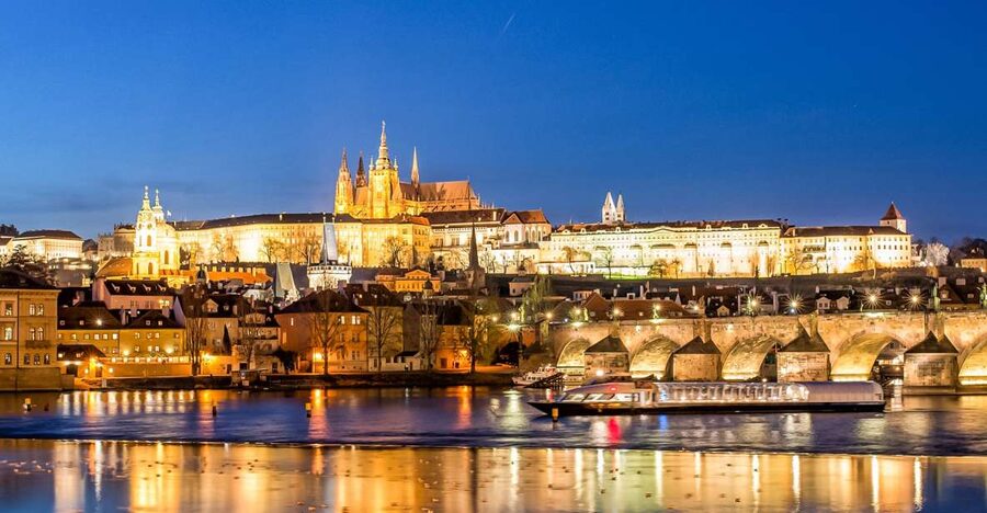 Prague: 50-Minute Sightseeing Evening Cruise - Key points to know before booking