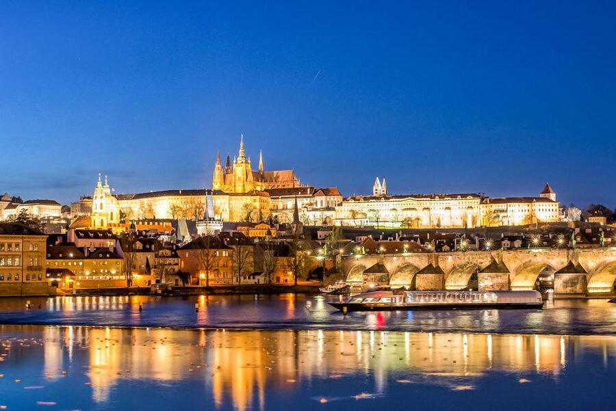 Prague: 50-Minute Sightseeing Evening Cruise - Why Prague looks better from the Vltava at night