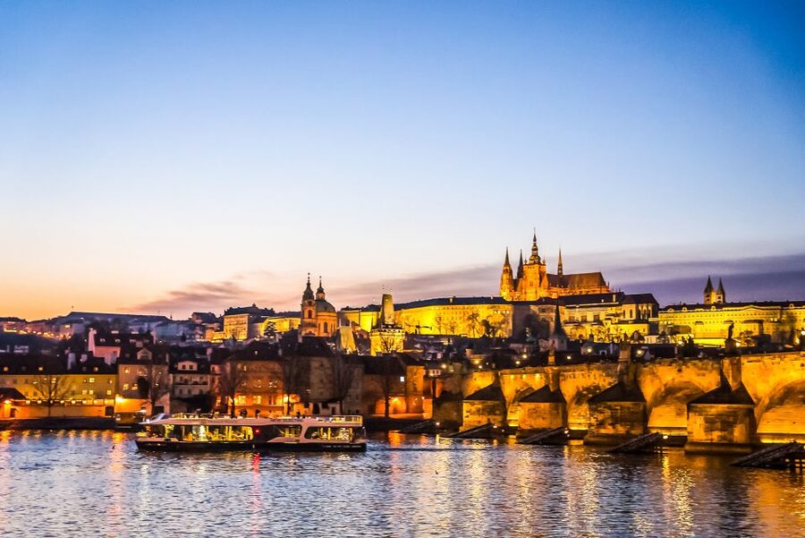 Prague: 50-Minute Sightseeing Evening Cruise - Štvanice Island and the return journey
