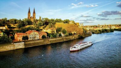 Prague: Vltava River Night Cruise with Buffet
