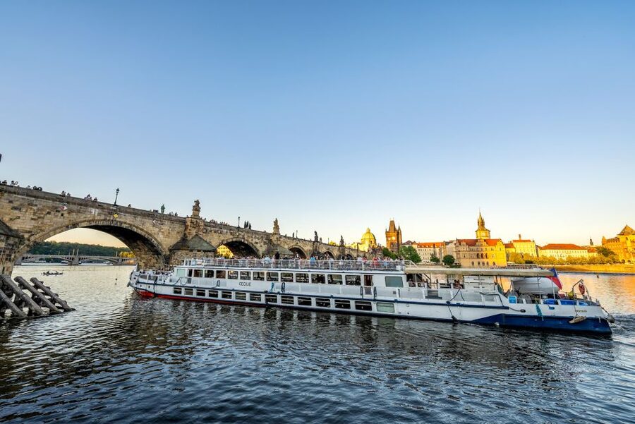 Prague: Vltava River Night Cruise with Buffet - Live music, atmosphere, and the boat itself