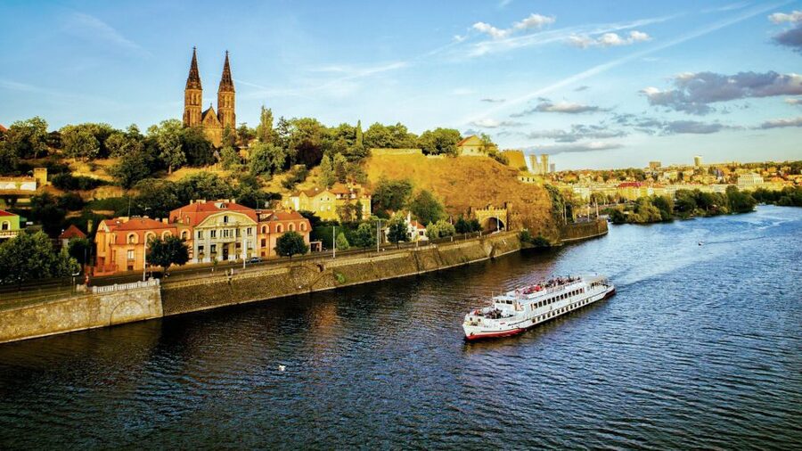 Prague: Vltava River Night Cruise with Buffet - Charles Bridge and the first views from the river