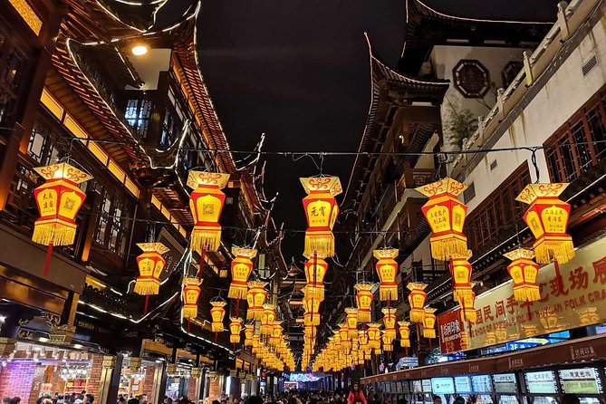 Private Evening Tour: VIP Huangpu River Cruise and Shanghai Lights - Guides, communication, and the human side