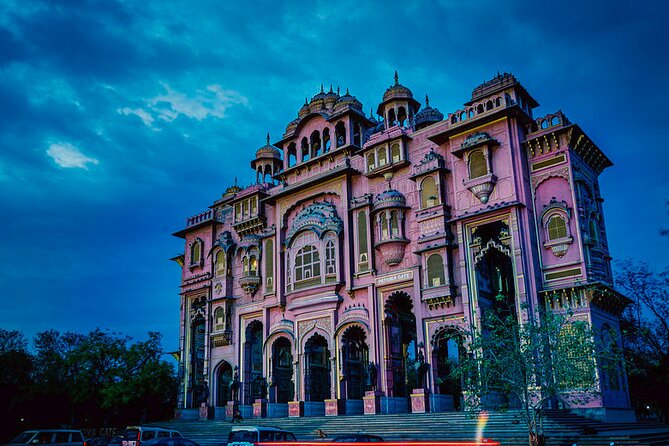 Private Jaipur Night Tour with Nahargarh Sunset Views - Jaipur’s markets bring the city to life