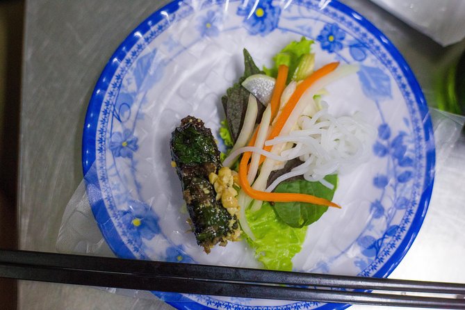 Private Street Food Evening Walking Tour in Ho Chi Minh City - Guide quality makes the difference