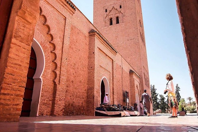 Private Tour: Marrakech Medina By Night - The guides who shape the evening