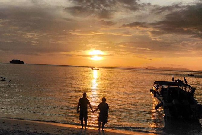 Railay and 4-Island Sunset Speedboat Cruise with Night Snorkel - Sunset food on the beach