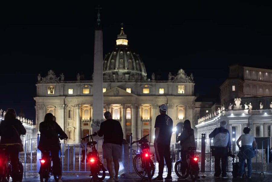 Rome by Night: E-bike Small Group Tour -Food & Wine (Option) - Capitoline Hill and the Roman Forum at sunset