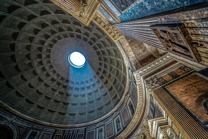 Rome by Night Walking Tour - Guide quality and the importance of headsets