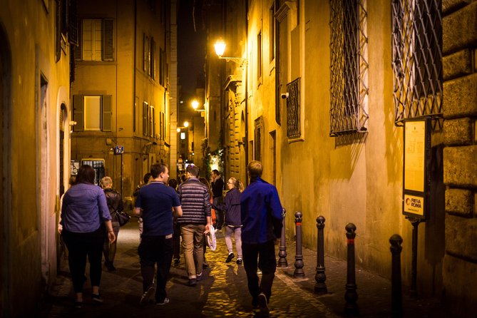 Rome by Night Walking Tour - Legends & Criminal Stories - Crossing the Tiber and the haunted bridge