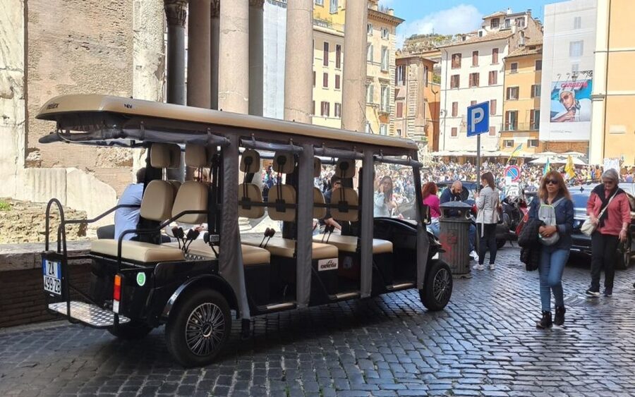 Rome: Night Tour of the City by Golf Cart (Private option) - Piazza Venezia and the center of modern Rome