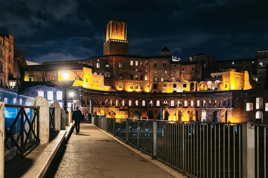 Rome: Small-Group City Highlights Moonlight Walking Tour - Why Rome works so well after sunset