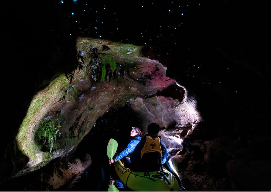 Rotorua: Glow Worm Kayak Tour - What to pack for a comfortable night