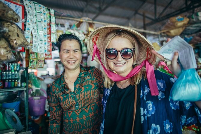 Saigon Night Bites on Foot: Local Vendors, Stories & Sweet Finish - What This Saigon Food Walk Really Offers