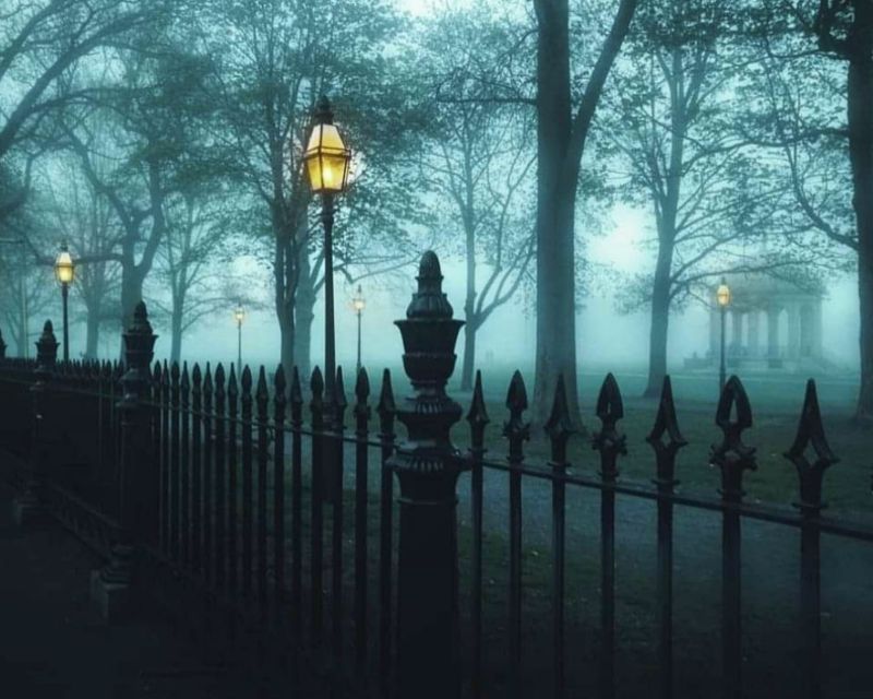 Salem Night Tour: Haunt and History Guided Night Tour - Why Salem works so well after dark
