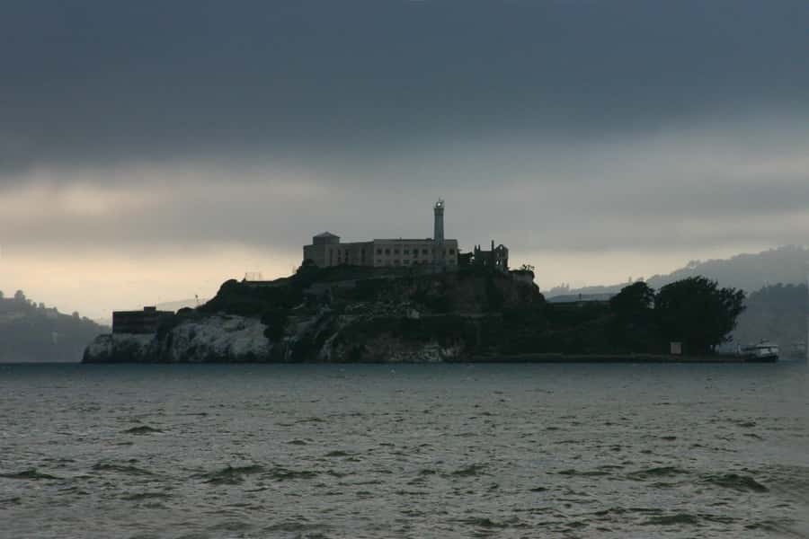 San Francisco: Alcatraz Jailhouse Night Tour - Starting at Pier 33 and crossing the bay