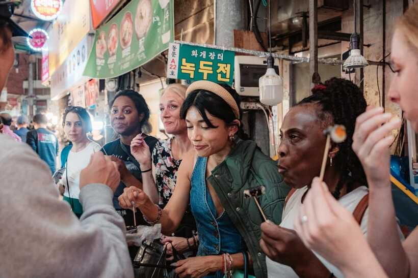Seoul: Night Market Food Tour with Local Guide - Who should book this market food tour?