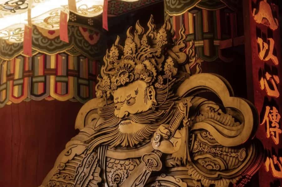 Seoul: Palace, Temple and Market Guided Foodie Tour at Night - Why this Seoul night tour works
