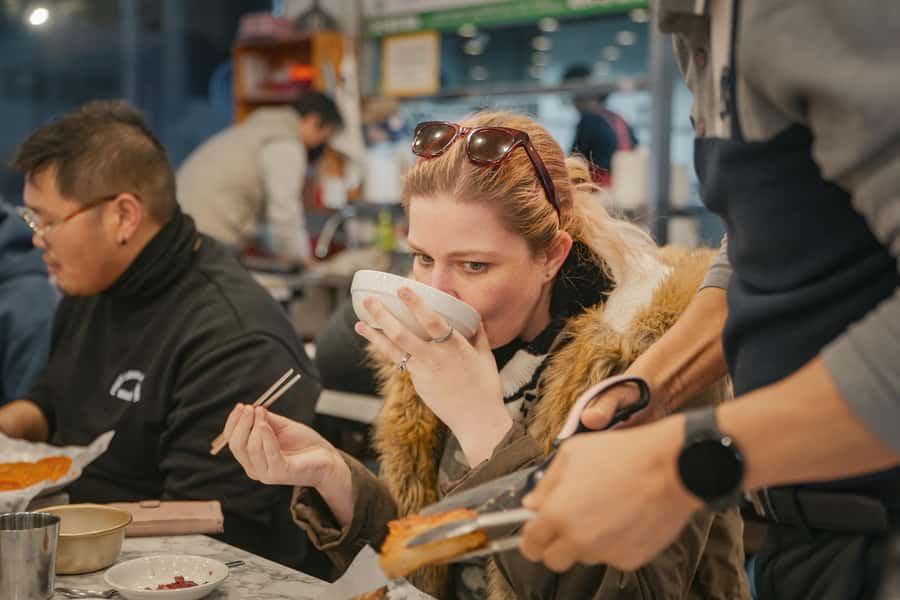 Seoul: Palace, Temple and Market Guided Foodie Tour at Night - Should you book it?