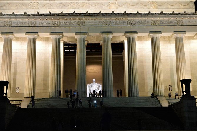 Small Group National Mall Night Tour with 10 Top Attractions - World War II Memorial and the Washington Monument view