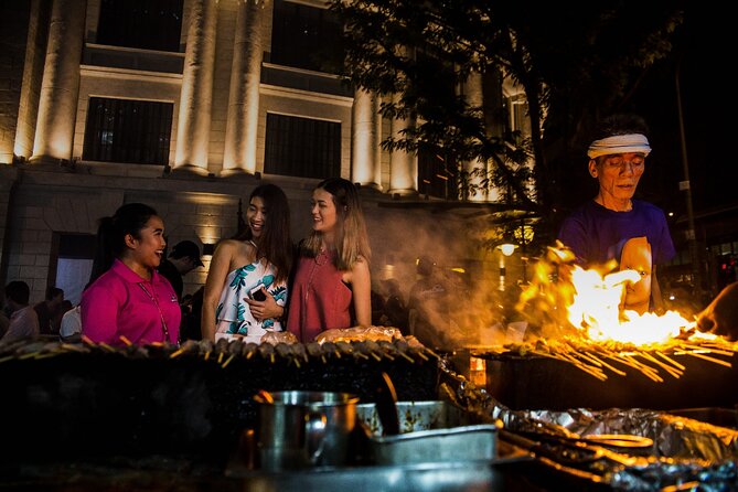 Small Group: Singapore Street Food & Night Tour with 9 tastings - Clarke Quay and the working Singapore River