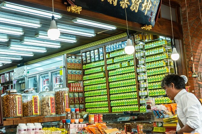Taipei Street Food & Night Market Tour with a Local: Private & Custom - Eight Possible Tastes, From Oyster Omelets to Shaved Ice