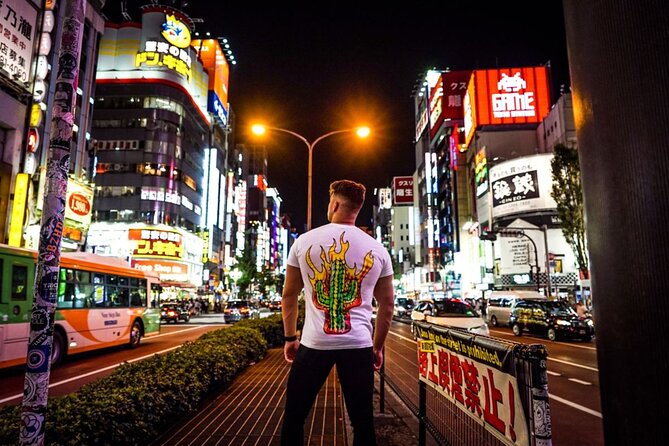 Tokyo by Night Photography Tour (Private Option Available) - Golden Gai and the narrow side of Shinjuku