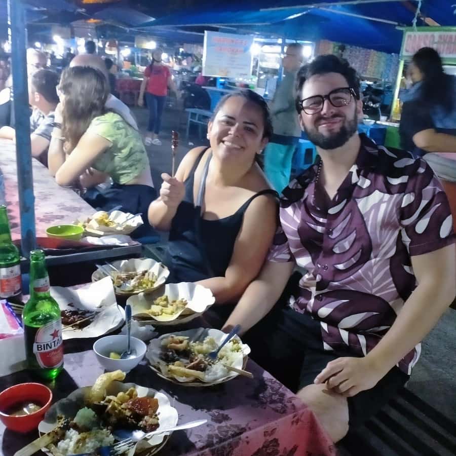 Ubud Traditional Night Market Food Tour-All Inclusive - Megibung and the social side of Balinese food