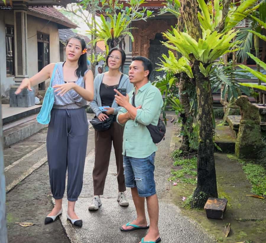 Ubud: Village Firefly Night Tour with Dinner - Making a Balinese dinner together