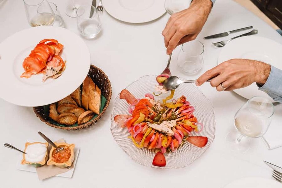 Valencia: Tapas and Drinks Evening Tour - Four food stops instead of one long restaurant meal