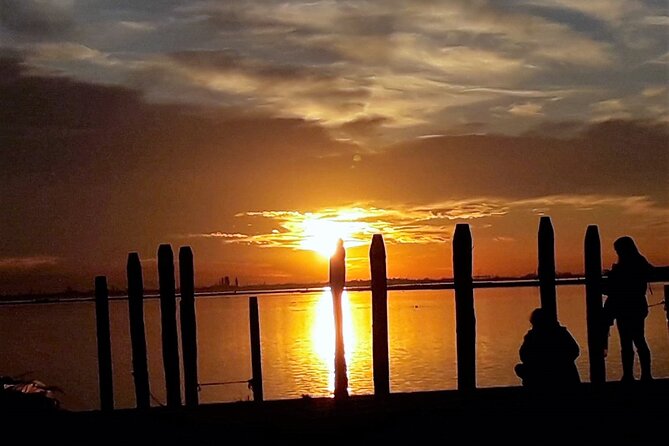 Venice by Night: Highlights & Hidden Gems Tour - Small bridges and the Acqua Alta neighborhood