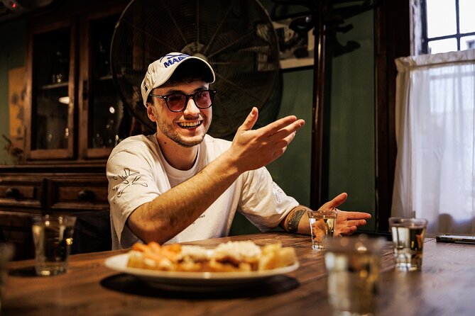 Venice Evening Food Tour: Bites, Drinks & Sit-Down Dinner - Stop five: artisanal gelato in Cannaregio