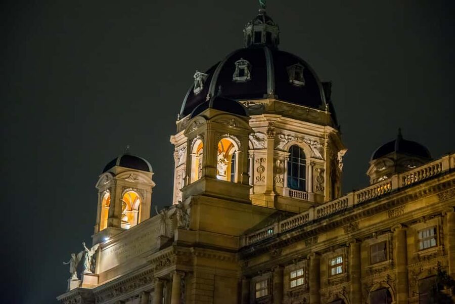 Vienna: Big Bus City Highlights Night Tour with Live Guide - Choosing the best seat and preparing for the weather