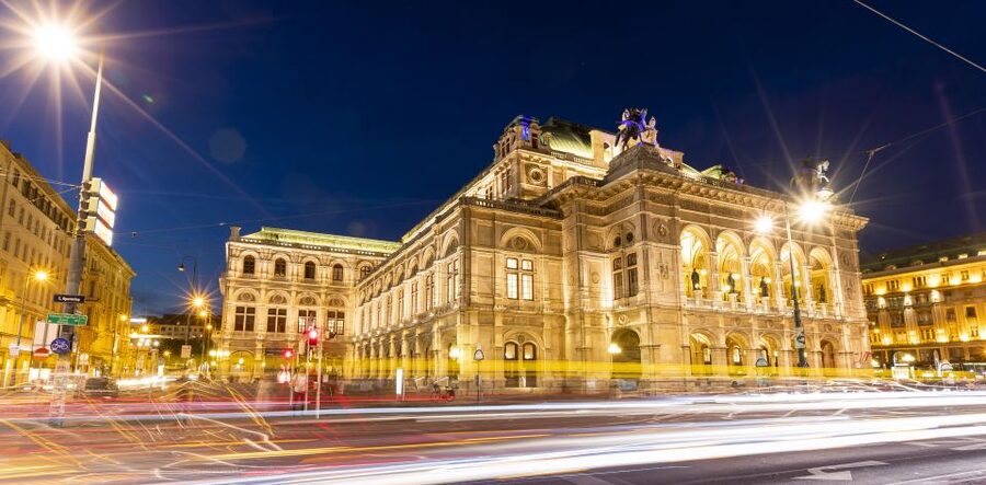 Vienna: Panoramic Night Tour by Bus - The museums from the road