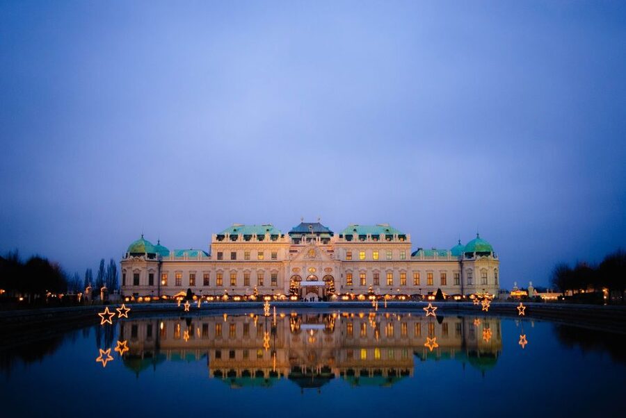 Vienna: Panoramic Night Tour by Bus - What the audio guide adds