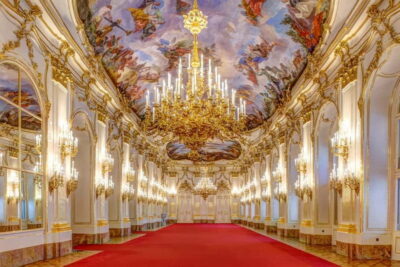 Vienna: Schönbrunn Palace Evening Tour, Dinner and Concert