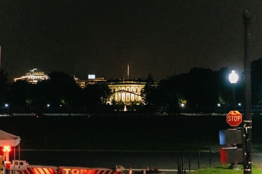 Washington DC: Monuments by Moonlight Nighttime Trolley Tour - Who should book this nighttime trolley tour?