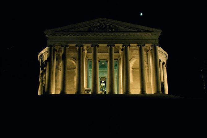 Washington DC Monuments by Moonlight Tour by Trolley - Why Washington looks better after dark