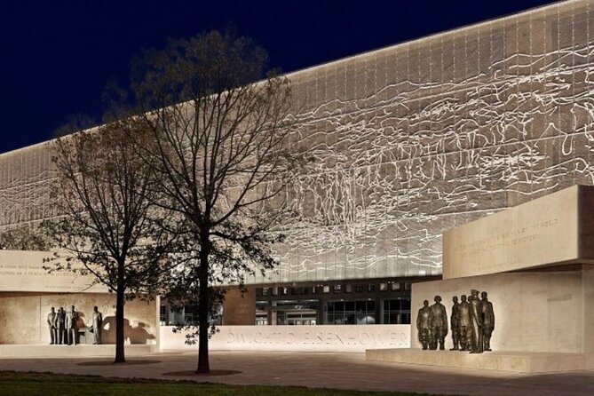Washington DC Night-Time City Tour - Iwo Jima, Einstein, and the city beyond the Mall
