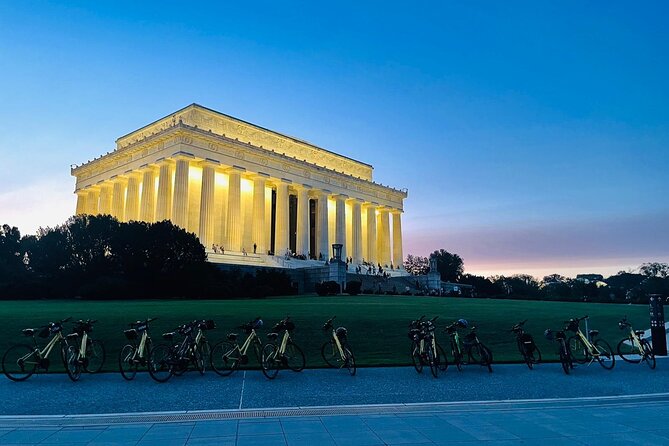 Washington DC Sites at Night Guided Bicycle Tour - Why a night bicycle ride works so well in Washington DC