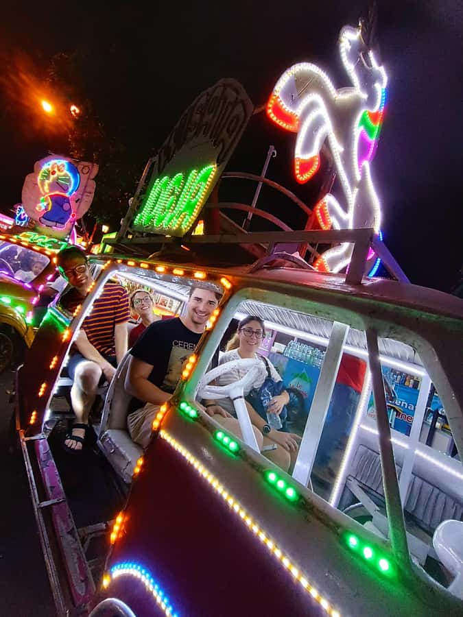 Yogyakarta: Nighttime Walk and Food Tour - Becak rides add more than novelty
